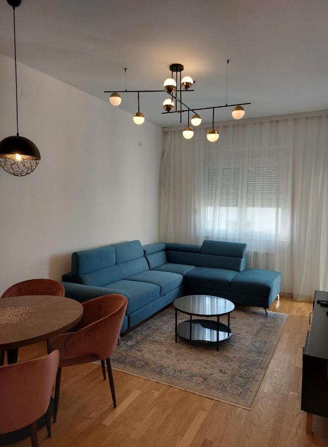 Kej Danube Lux Free Garage Apartment โนวีซาด ภายนอก รูปภาพ