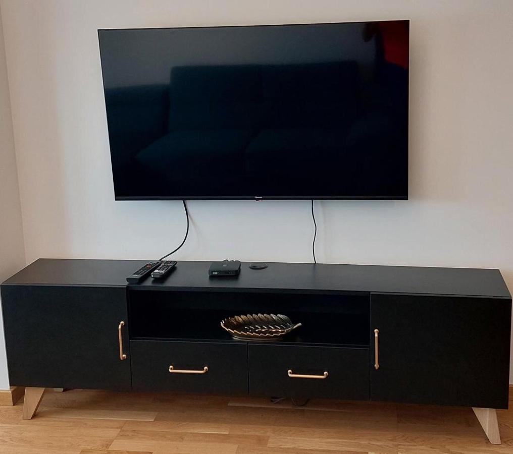 Kej Danube Lux Free Garage Apartment โนวีซาด ภายนอก รูปภาพ