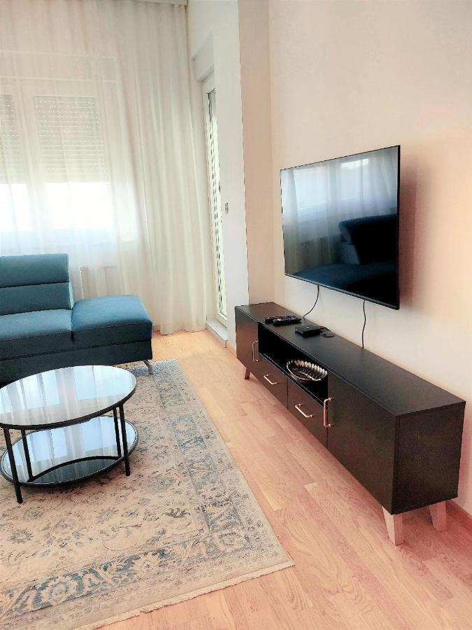 Kej Danube Lux Free Garage Apartment โนวีซาด ภายนอก รูปภาพ